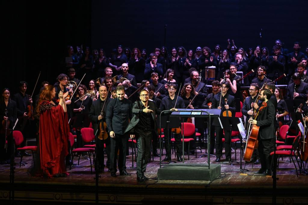 coro e orchestra con jessica pratt