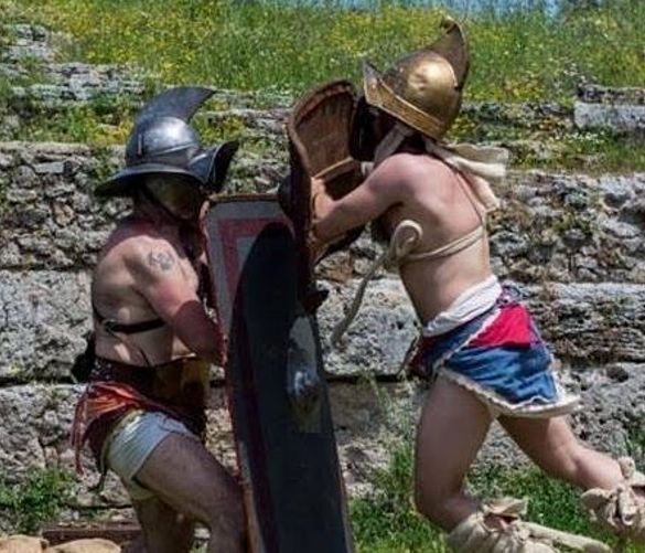 19072016 gladiatori a paestum