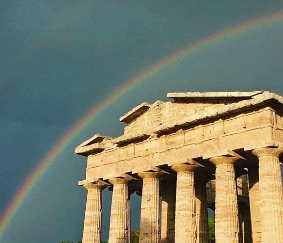 19122018 tempio nettuno arcobaleno