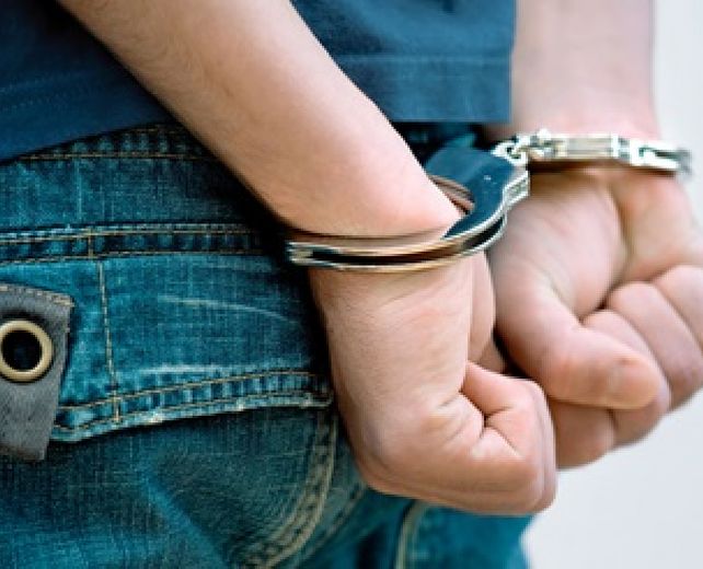 20052015 arresto manette