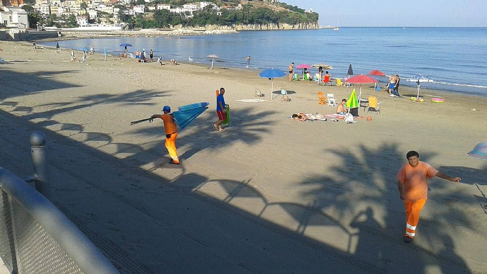 20072018 foto blitz ombrellone