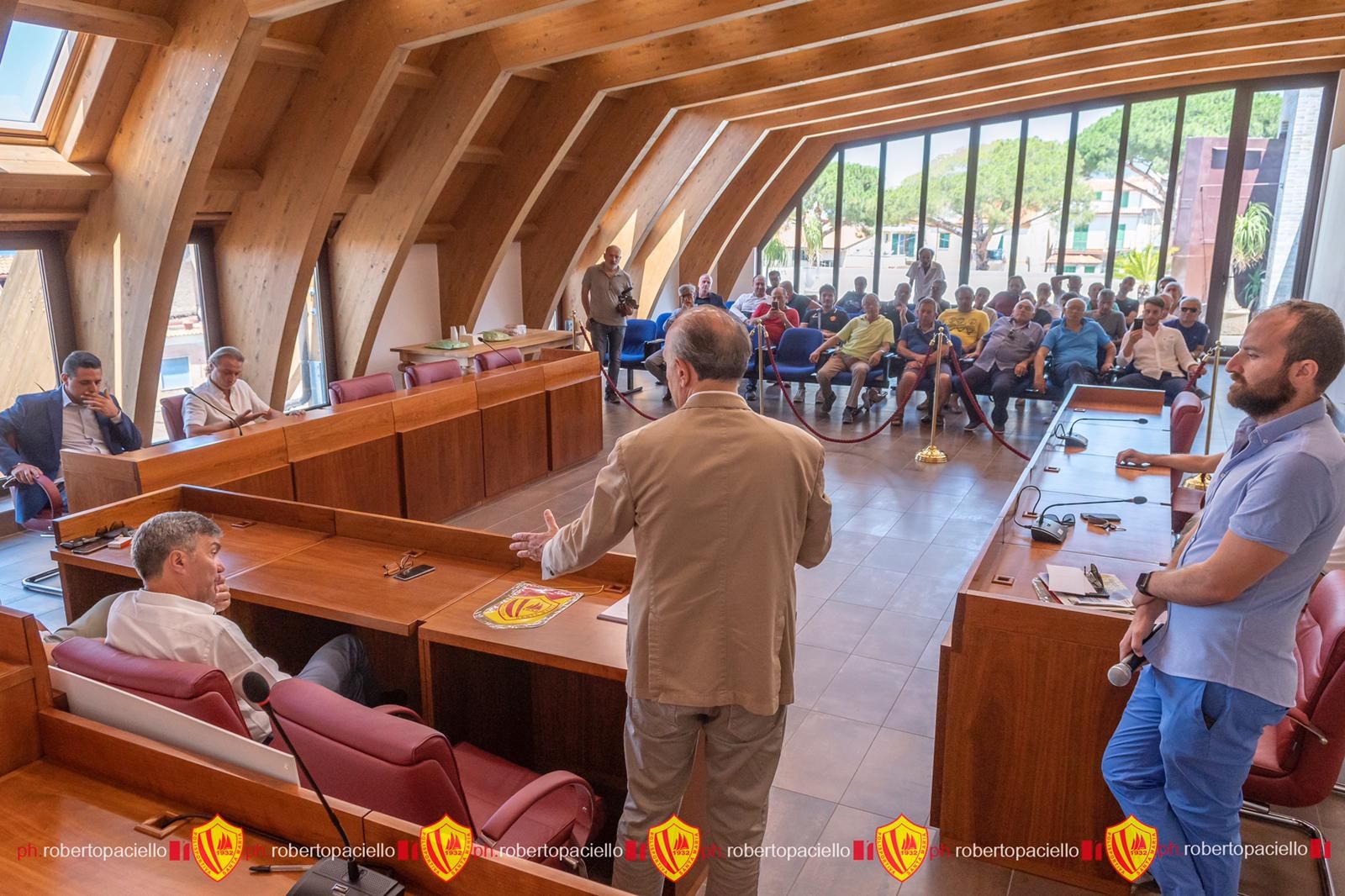 foto presso la casa comunale