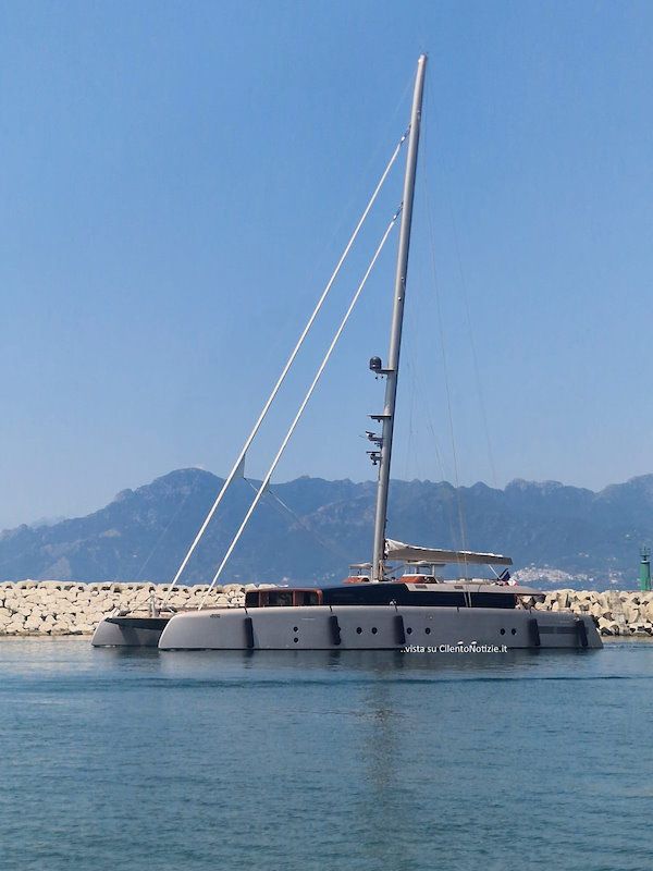 catamarano più grande del mondo