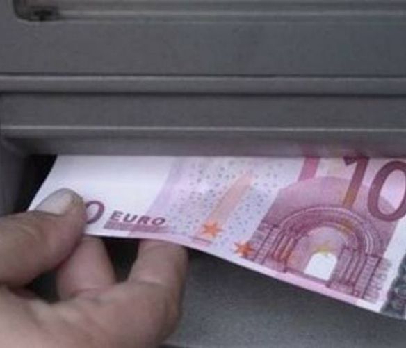 20082017 soldi dal bancomat