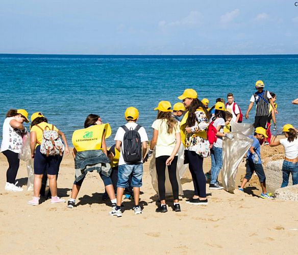 20092017 Puliamo il mondo spiaggia marina piccola Castellabate