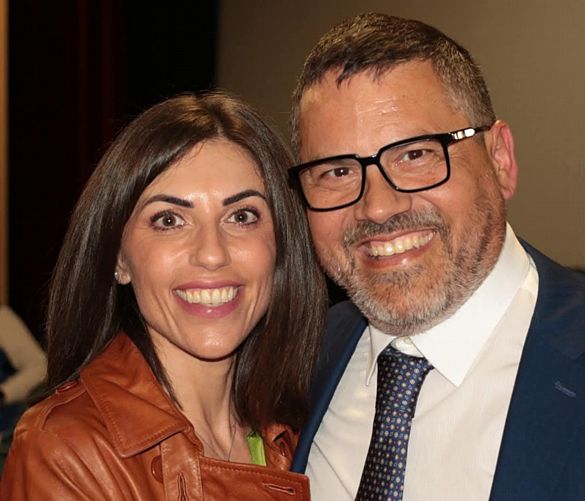 20112025 aurelio tommasetti e una donna