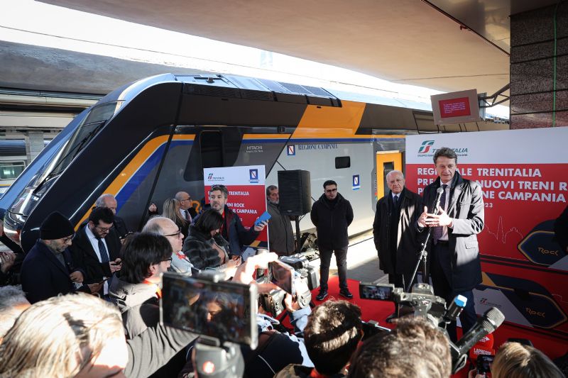 conferenza stampa nuovi treni rock