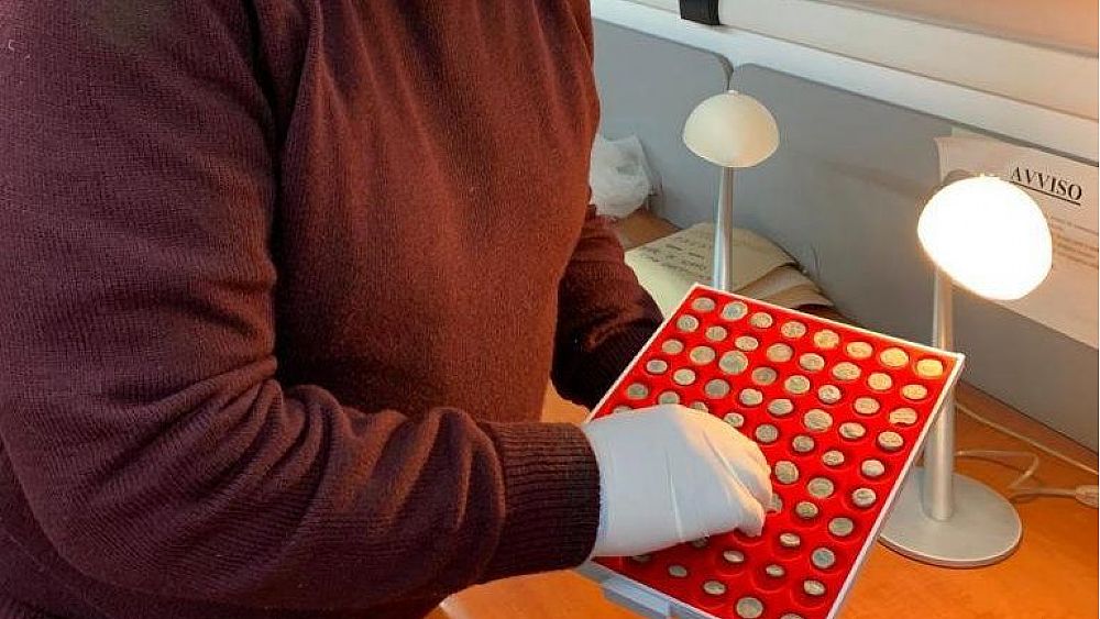 21012021 monete nel deposito di Paestum 21012021 monete nel deposito di Paestum