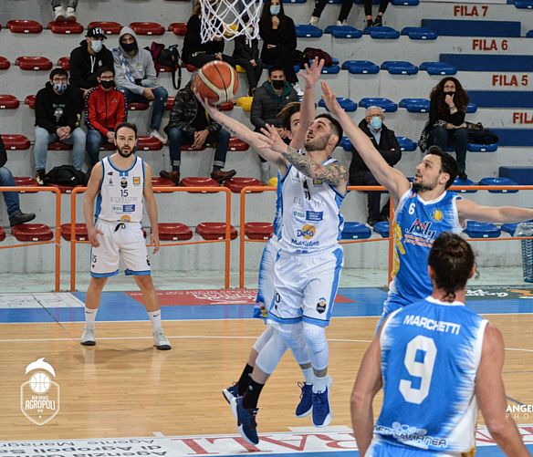 21042021 new basket agropoli foto