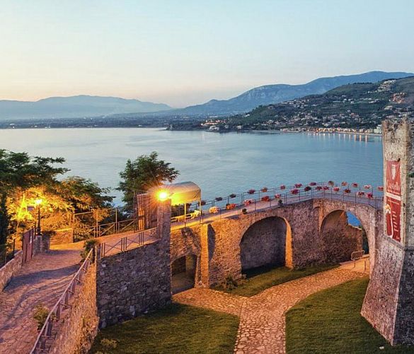 21052020 castello di agropoli sera