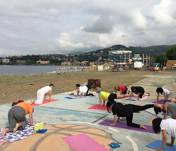 Tonino-Luppino foto - 21062021 seduta yoga allaperto 1