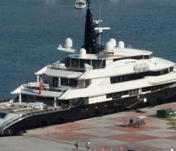 21072018 beyonce yacht costiera divina