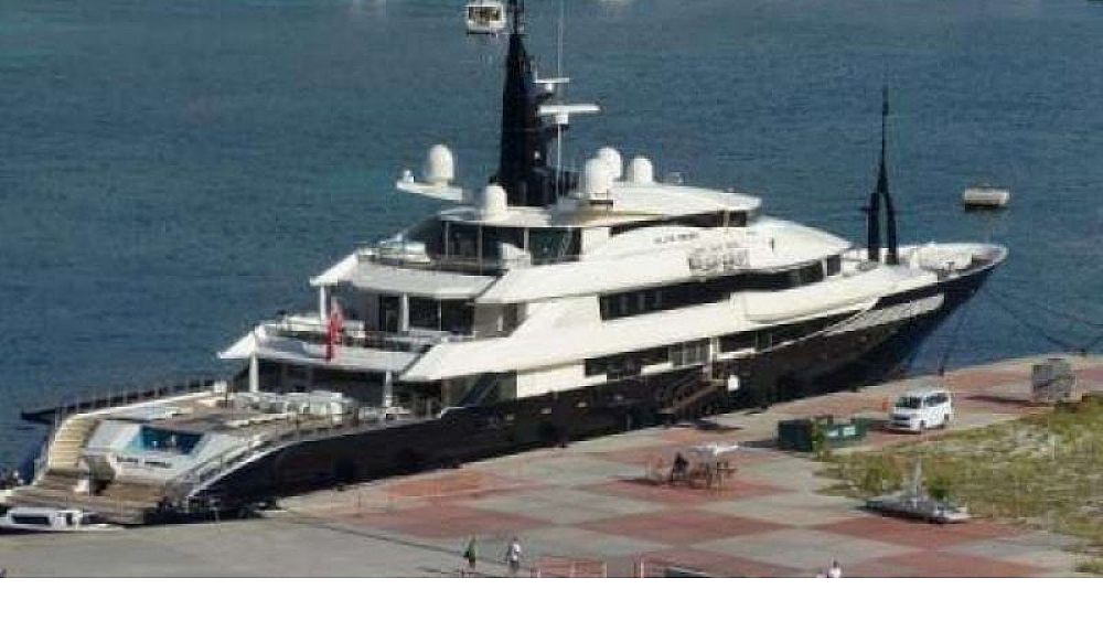 21072018 beyonce yacht costiera divina