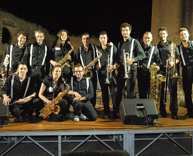 21082014 Small cluster band