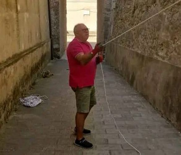 Marisa-Russo foto - 21092025 gatto tovaglie