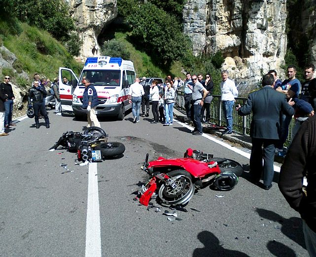 21102013 incidente tra due moto