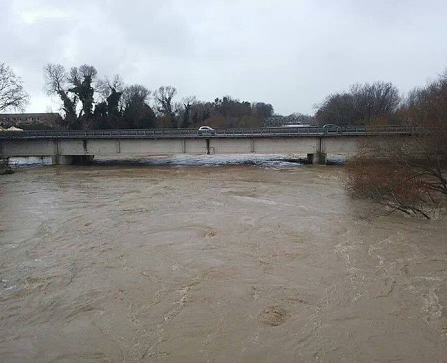 22012014 fiume sele in piena