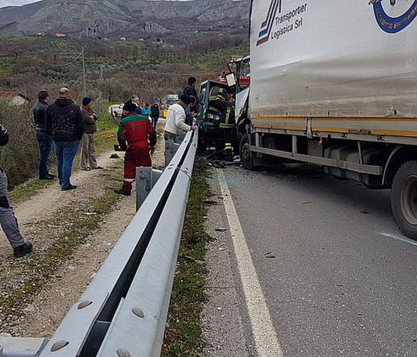 22022018 incidente tir trattore