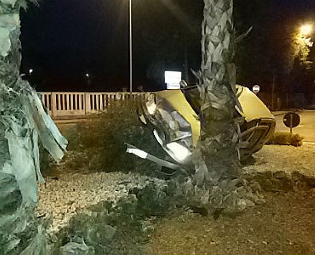 22032015 auto sbanda rotatoria