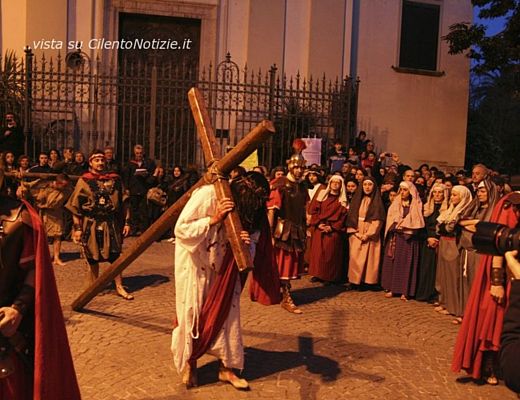 22032015 via crucis salerno