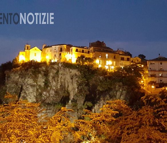 22032018 agropoli vecchia di notte