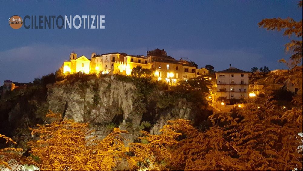 22032018 agropoli vecchia di notte