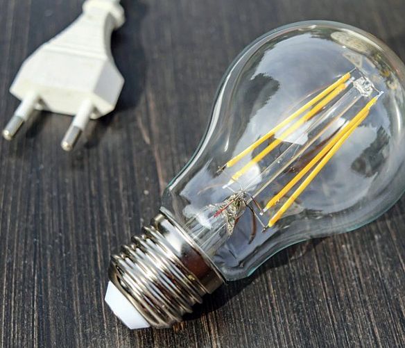 22032022 lampadina led staccata