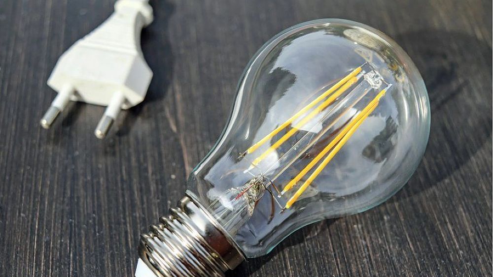 22032022 lampadina led staccata