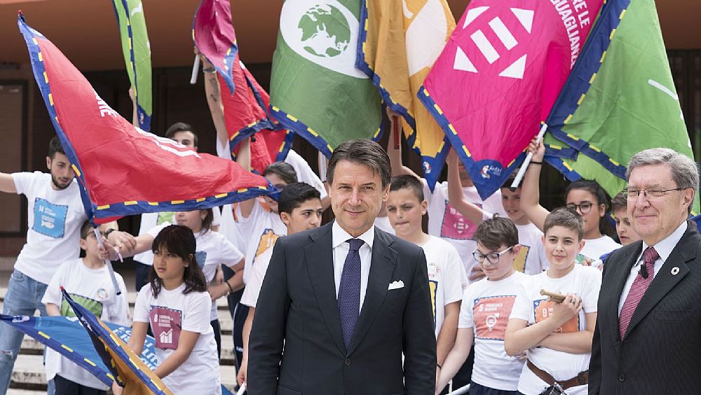 22052019 conte e sbandieratori cavensi 2