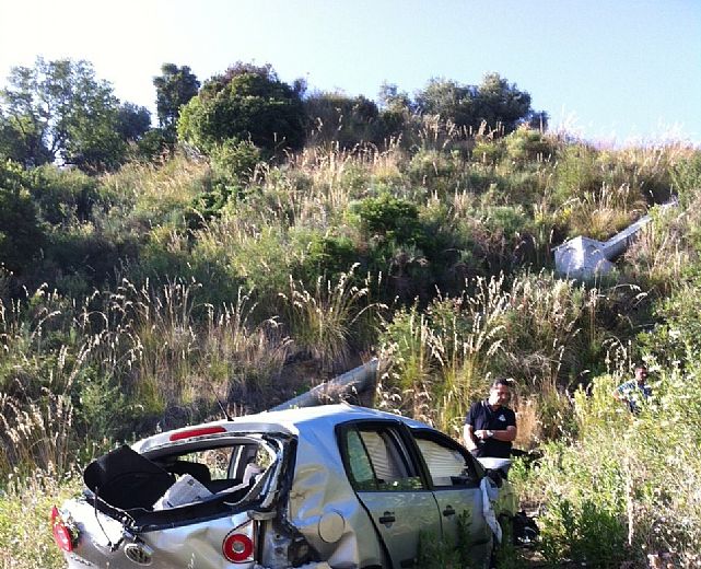 22062013 auto nel dirupo santa marina