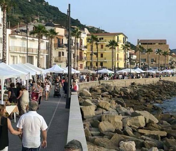 22062016 mercatini artigianali estivi