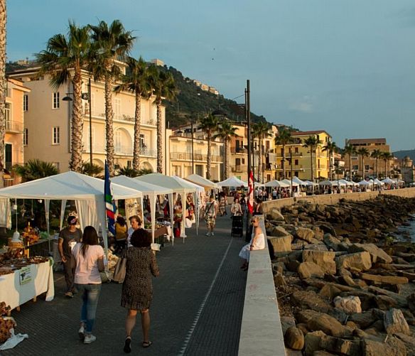 22062017 mercatini estivi castellabate