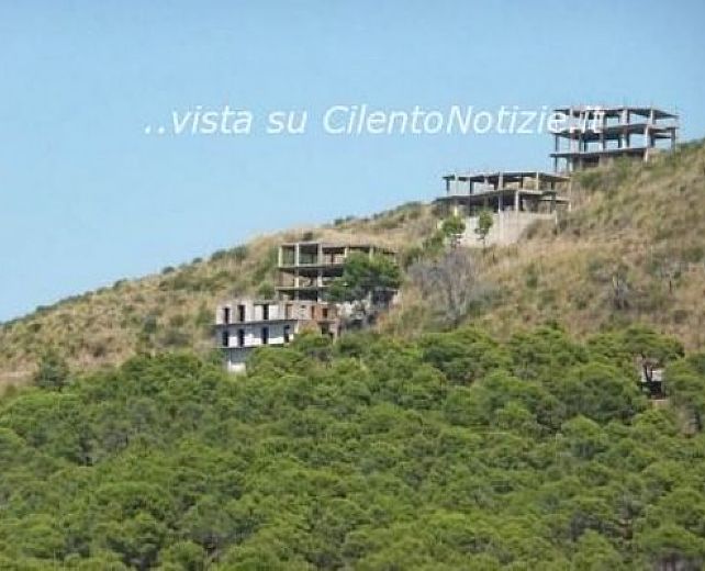 22072013 ecomostri montecorice ripe rosse