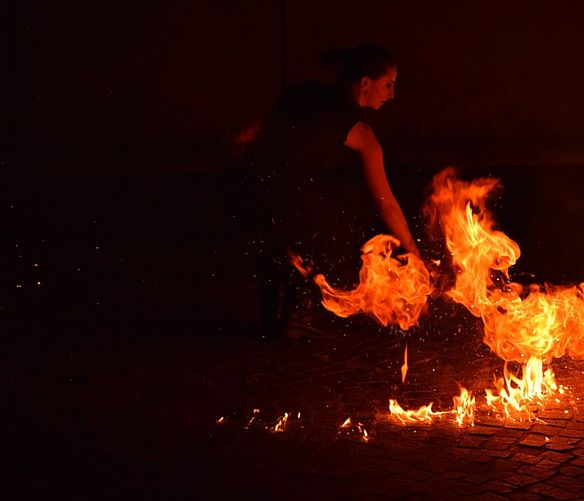 22072018 artista fiamme fuoco