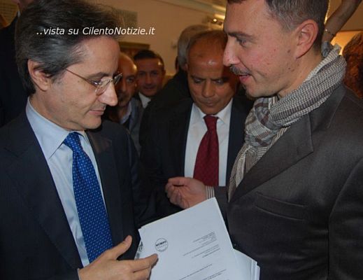 22112014 5 stelle e caldoro