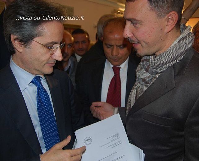 22112014 5 stelle e caldoro