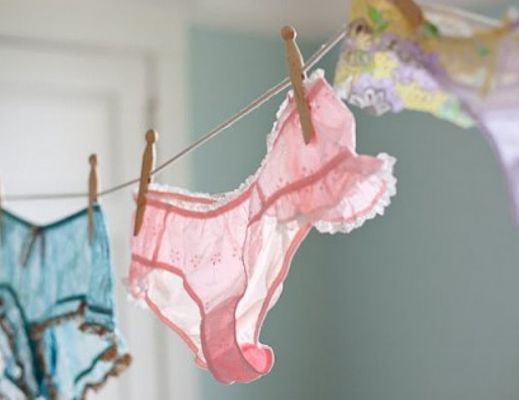 22112014 lingerie appesa