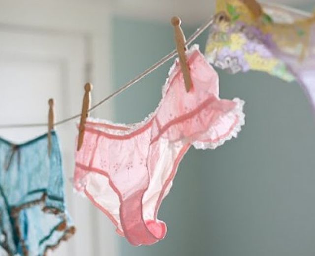 22112014 lingerie appesa