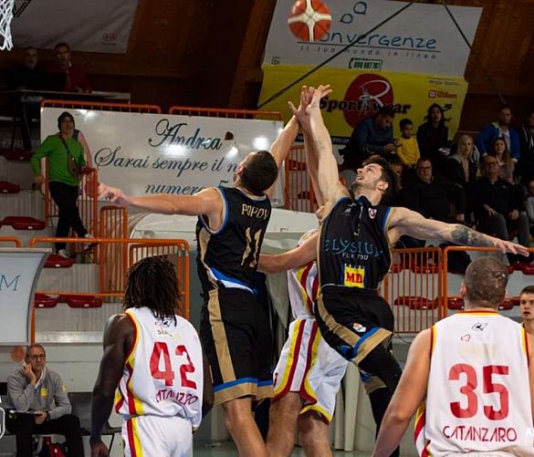 22112019 basket agropoli foto