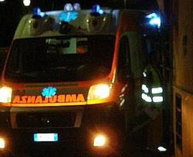 23022015 ambulanza di notte