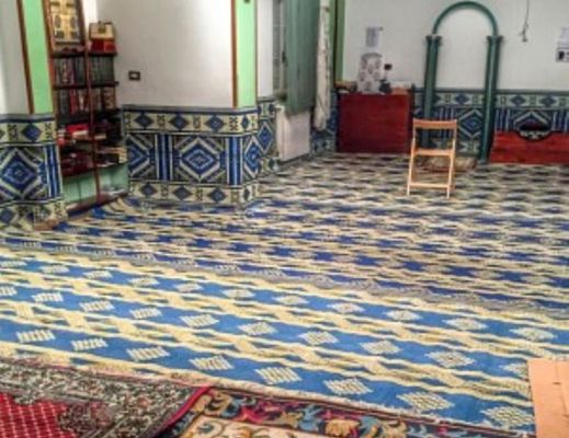 23032015 Tappeto bruciato moschea