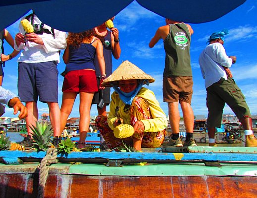 23042013 turisti vietnamiti