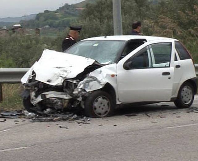 23042014 incidente auto