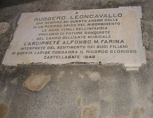 Marisa-Russo foto - 23042015 lapide leoncavallo