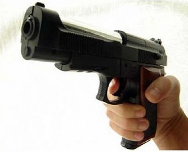 23042015 rapina pistola