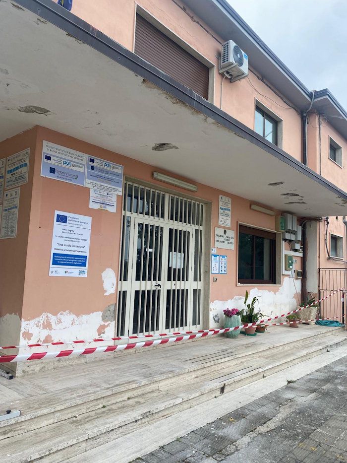 crollo calcinacci scuola