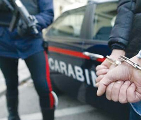 23052017 carabinieri manette