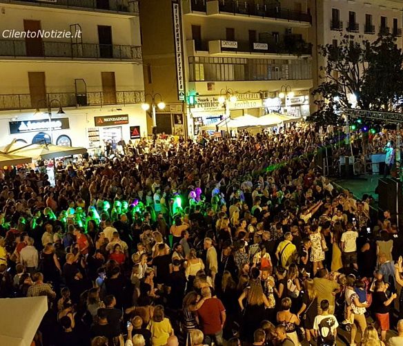 23082019 foto Notte blu agropoli