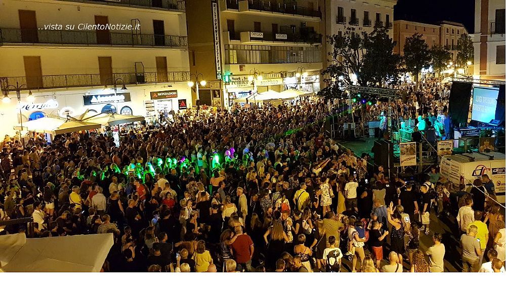 23082019 foto Notte blu agropoli