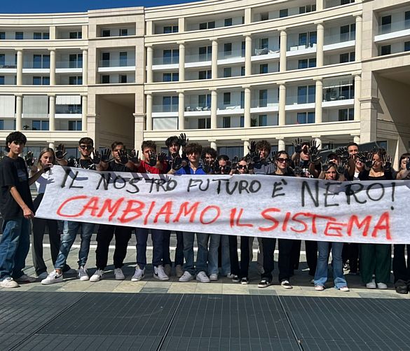 23092022 studenti cava futuro nero